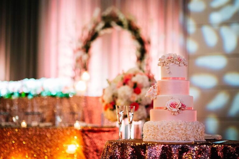 Wedding Feature - Entertainment filled wedding cake