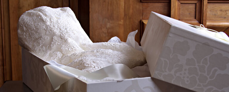 wedding dress packaging